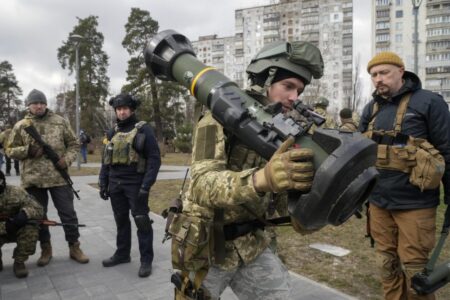 The United States gathers allies to decide on sending new weapons to Kiev