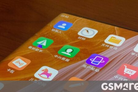 The first live image of the ZTE Axon 40 reveals an improved under-camera display
