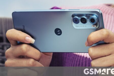 Motorola Edge 30 becomes official with 6.5" 144Hz OLED display, SD778G +