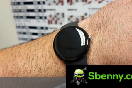 A Pixel Watch was left behind in a restaurant, here are some real life photos