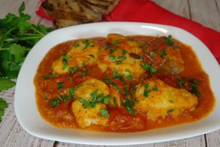 Cod alla livornese, easy recipe from Tuscany