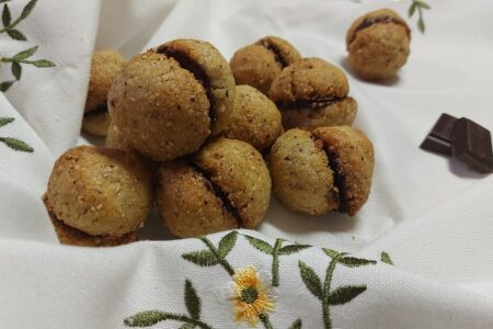 Baci di dama, original recipe with shortcrust pastry without butter