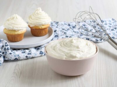 Frosting: a sweet recipe in 3 simple steps