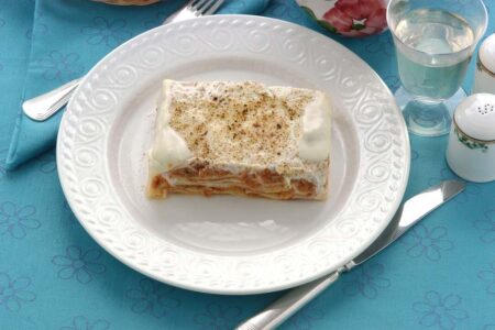 Lasagna in the oven, the Sunday dish