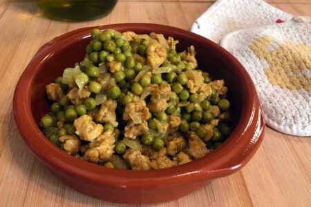 Soy and pea stew with curry, vegan recipe