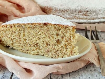 Banana cake, easy recipe for a fluffy breakfast dessert