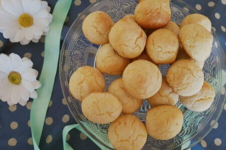 Lemon and coconut scented butterless cookies