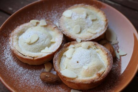 Bocconotti, with chocolate and almond cream