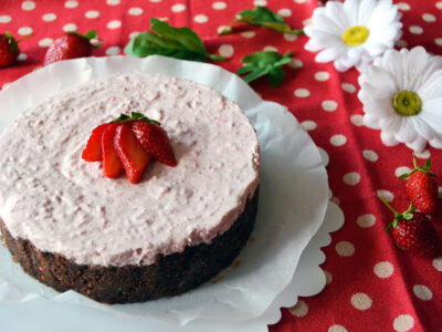 Strawberry cheesecake, simple and fresh