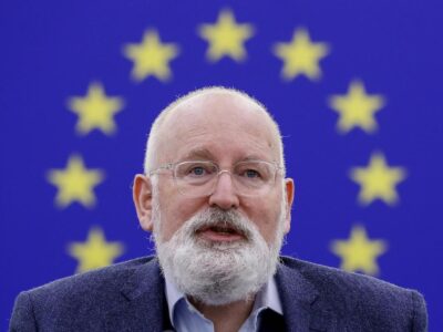 Europe does not rule out the ban on Russian oil and gas, assures Frans Timmermans