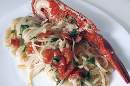 Linguine with lobster, the delicate taste of tradition