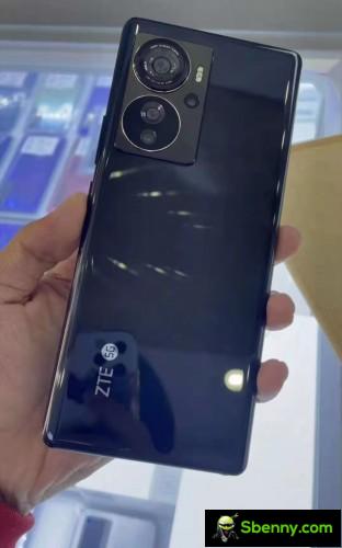 ZTE Axon 40 Pro live images