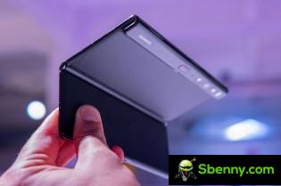 Sturdy hinge and extraordinarily thin frame