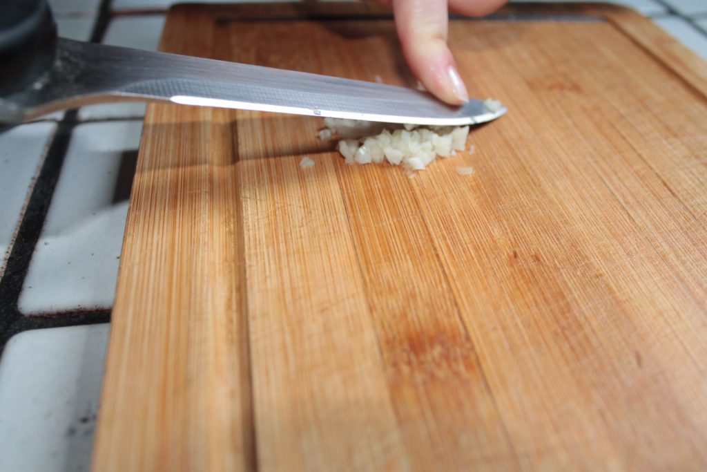 crushed garlic