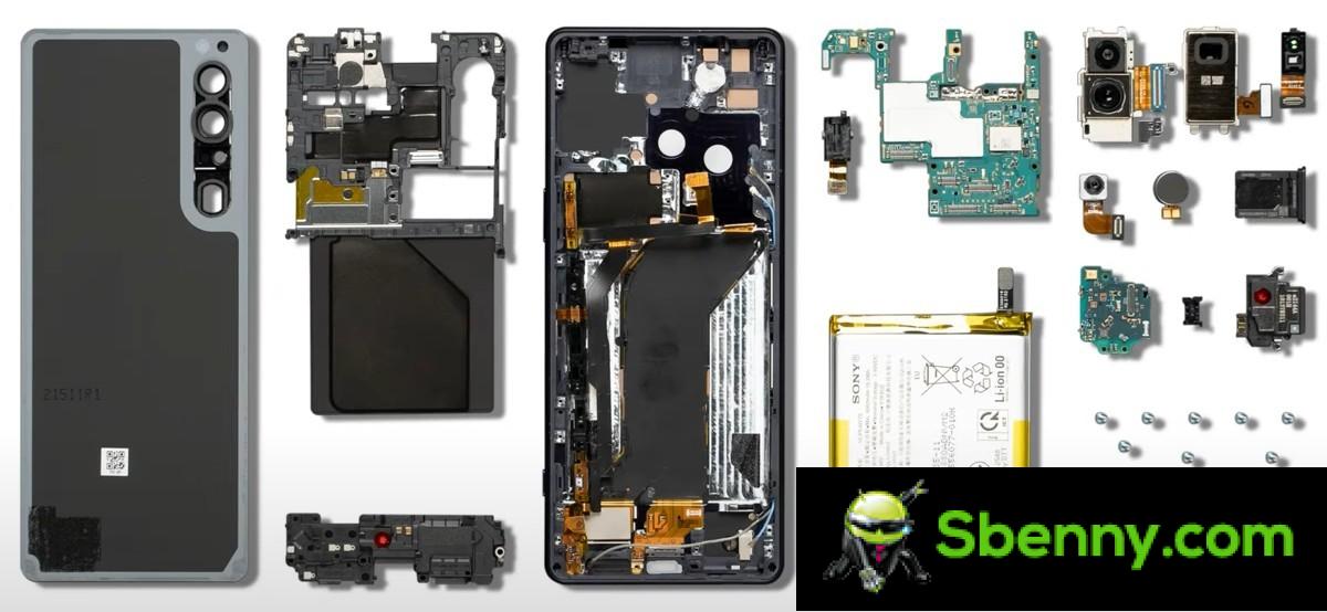 Sony Xperia 1 IV disassembled in video, compared to the Mark 3