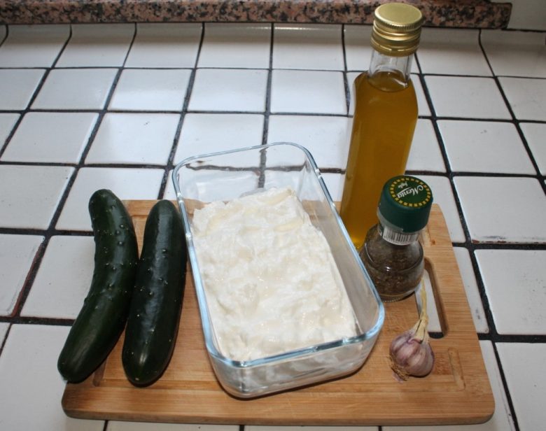 tzatziki sauce ingredients