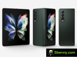 Galaxy Z Fold3 in ghost green