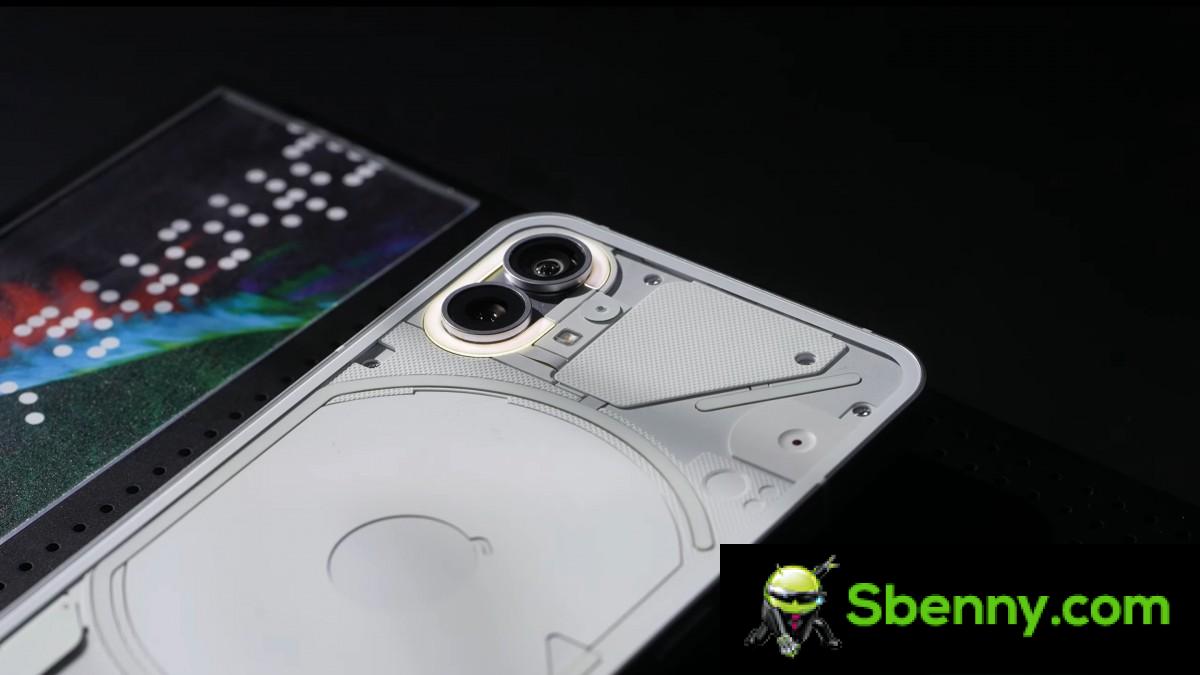 Here's the Nothing (1) phone on video with lights on