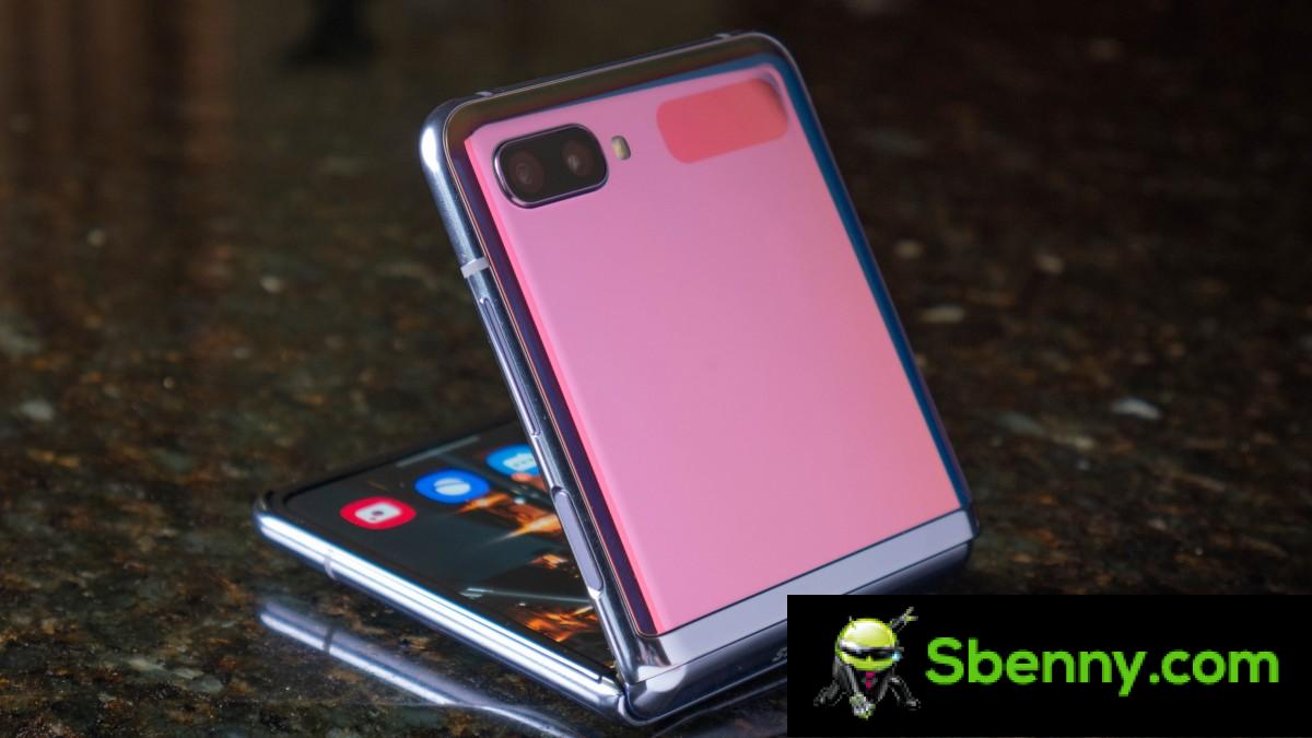 Samsung Galaxy Z Flip 5G Gets August 2022 Android Security Patch