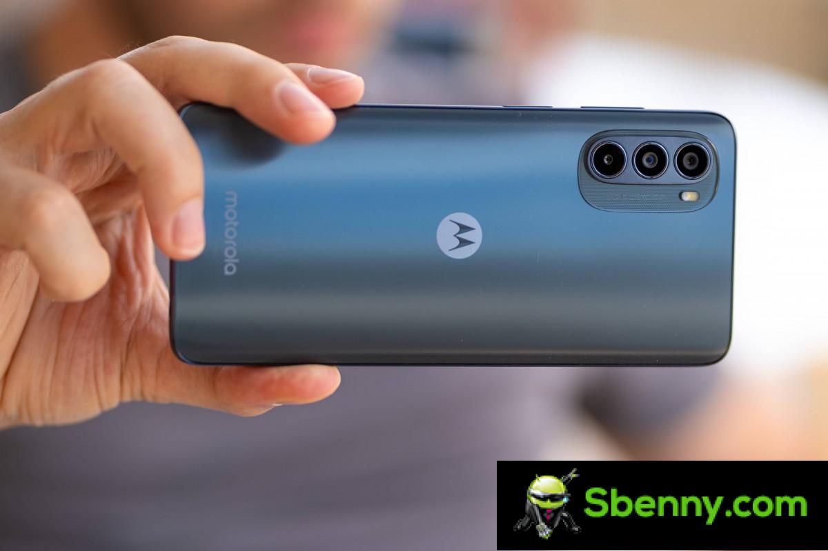 Main camera of 50 MP (1 / 2.76 '', 0.64µm, f / 1.8), ultra wide angle of 8 MP (118 °) and macro of 2 MP
