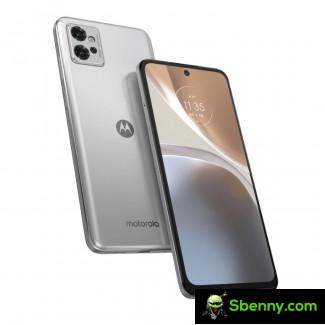 Moto G32 in Satin Silver and Mineral Gray