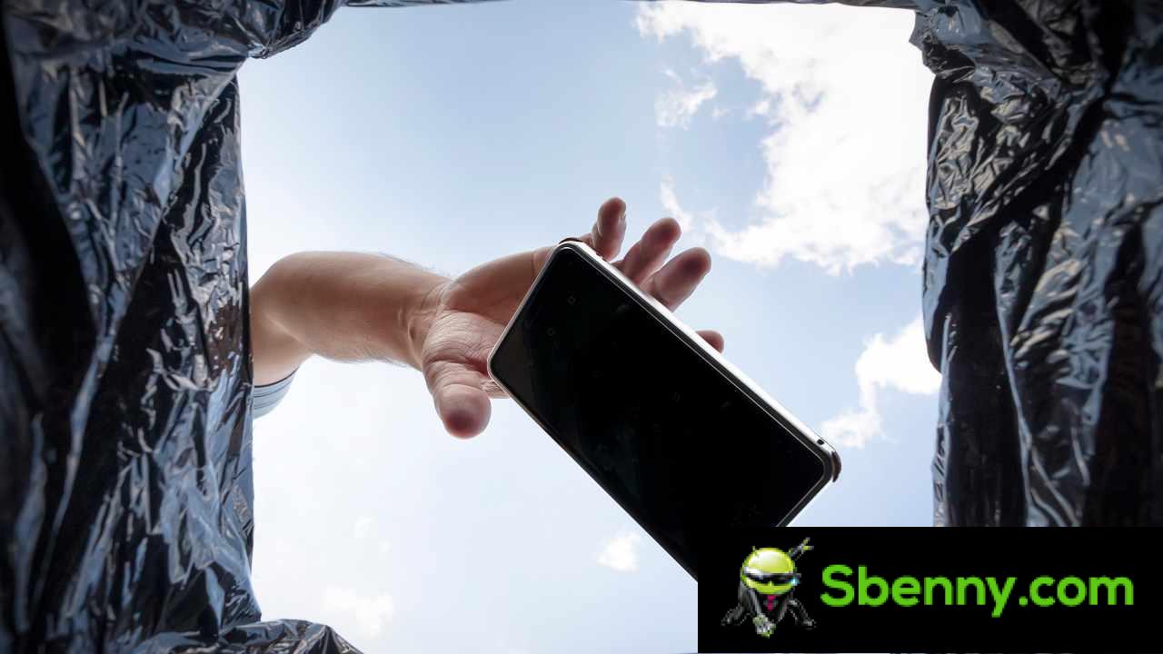 Smartphone, trashed