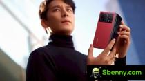 vivo X Fold + in Huaxia Red (official images)
