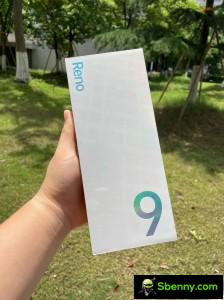 Retail box of Oppo Reno9