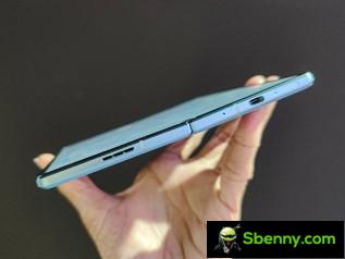 vivo X Fold fully open