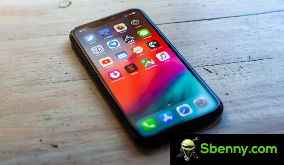 Rumors point to a 6.1-inch notched LCD screen on the upcoming iPhone SE model 