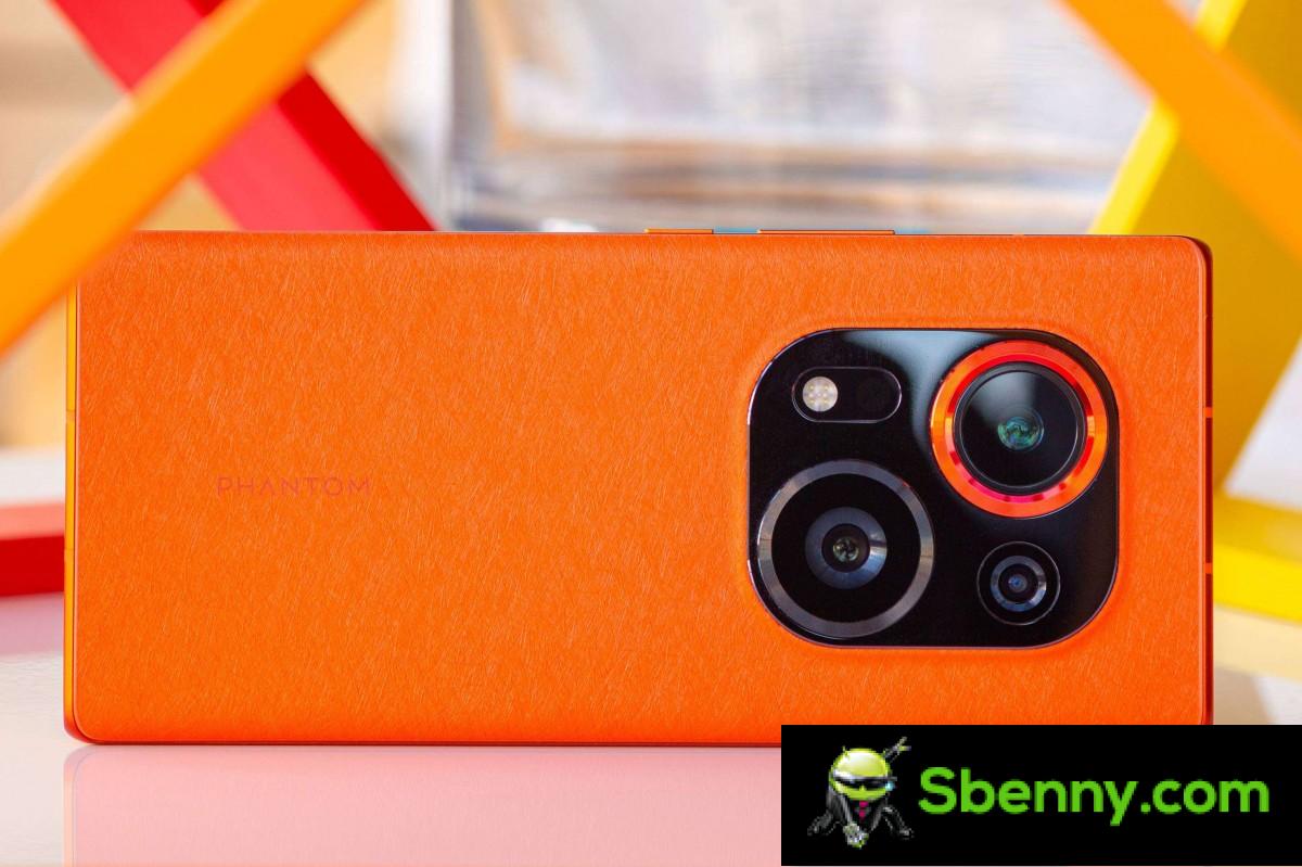 This is the best vertical zoom camera and it's not on a mainstream flagship 