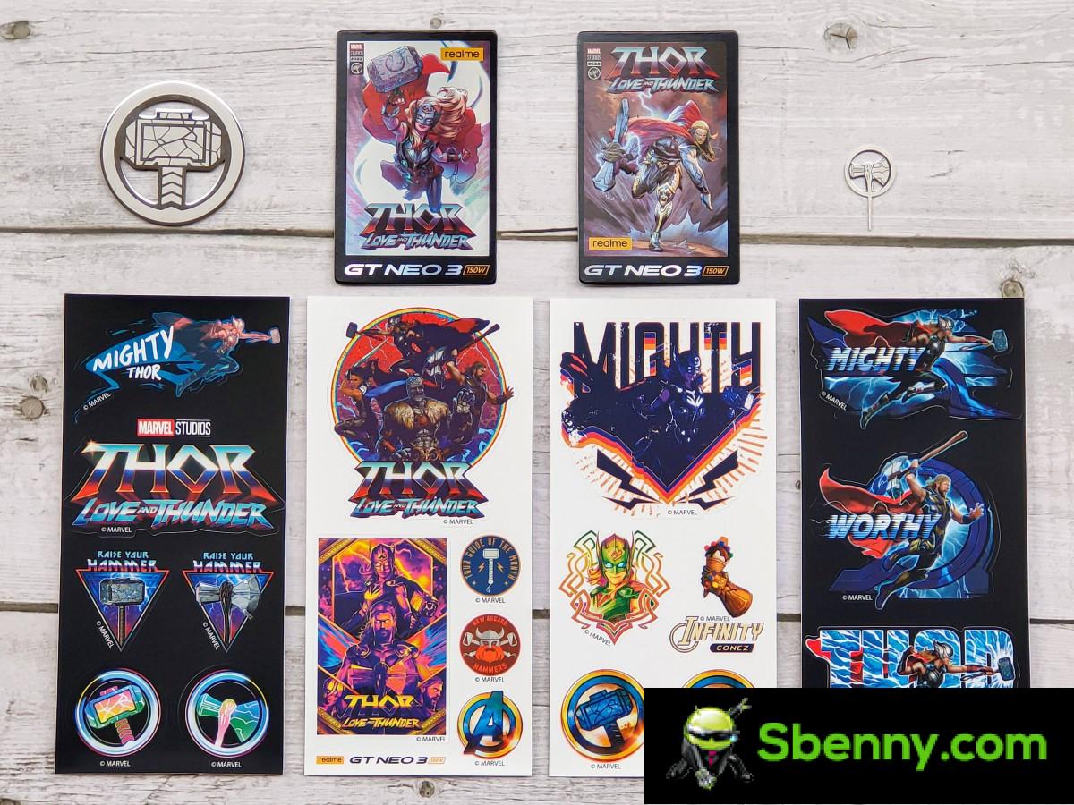 These are all the goodies inspired by the movie Thor: Love and Thunder that came with the smartphone