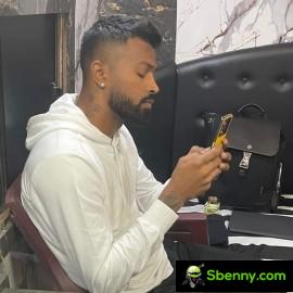 Hardik Pandya runs what looks like the Poco X5