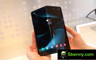 Samsung Flex In & Out display