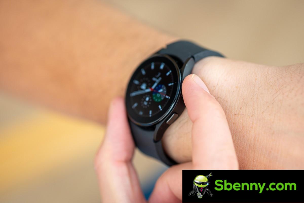 The latest Samsung Galaxy Watch4 update brings camera zoom controls and more