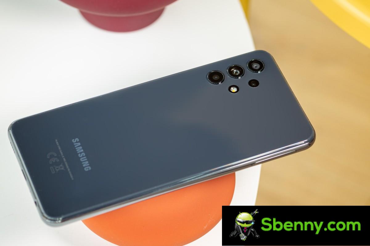 Carrier locked Samsung Galaxy A32 5G receives One UI 5 based on Android 13 in the US