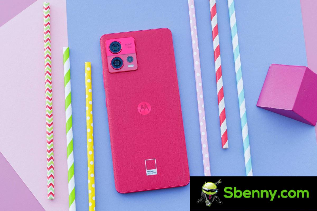 Hands-on review of the Motorola Edge 30 Fusion in Viva Magenta