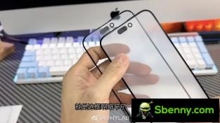 comparison with the glass of the iPhone 15