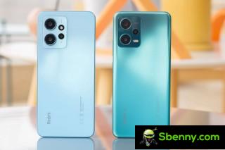 Xiaomi Redmi Note 12 4G on the left, 5G on the right