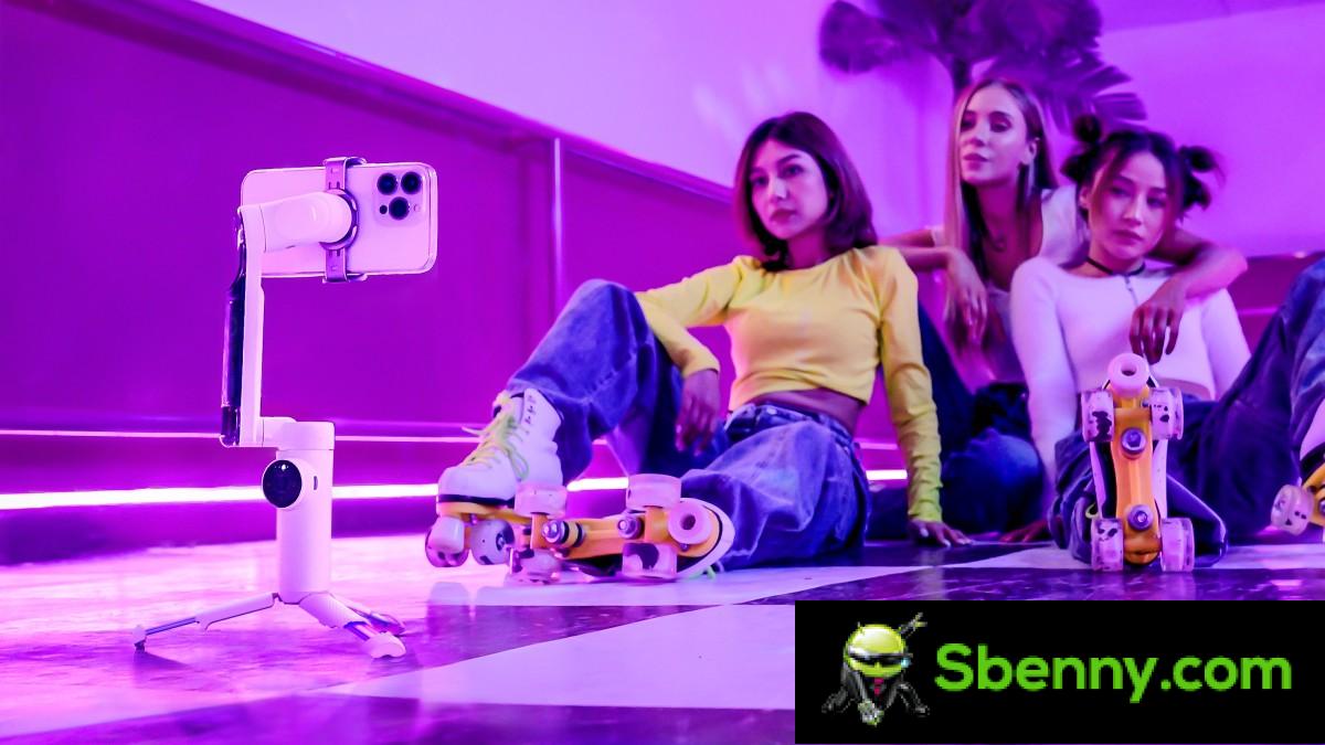 Announced Insta360 Flow – an AI tracking smartphone stabilizer with built-in selfie stick and tripod