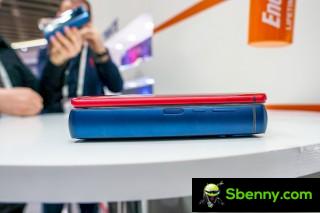 The Energizer Power Max P18K Pop next to its battery younger brother, the Energizer Ultimate U620S Pop
