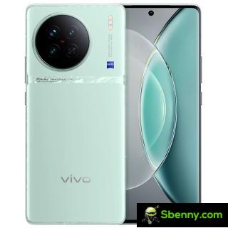 vivo X90s in white and green
