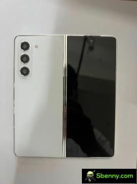 Galaxy Z Fold5 dummy unit
