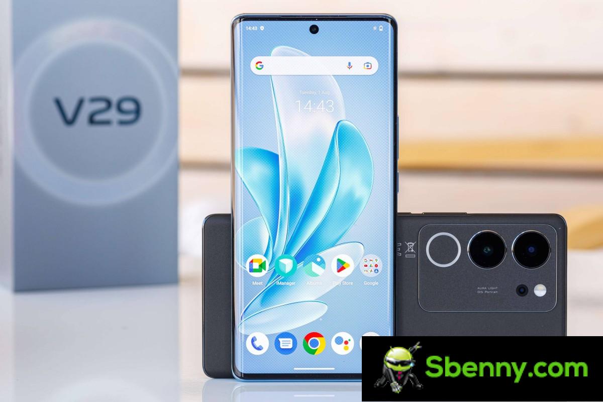 vivo V29 in for review