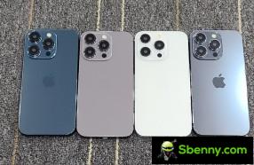 Apple iPhone 15 Pro mannequins
