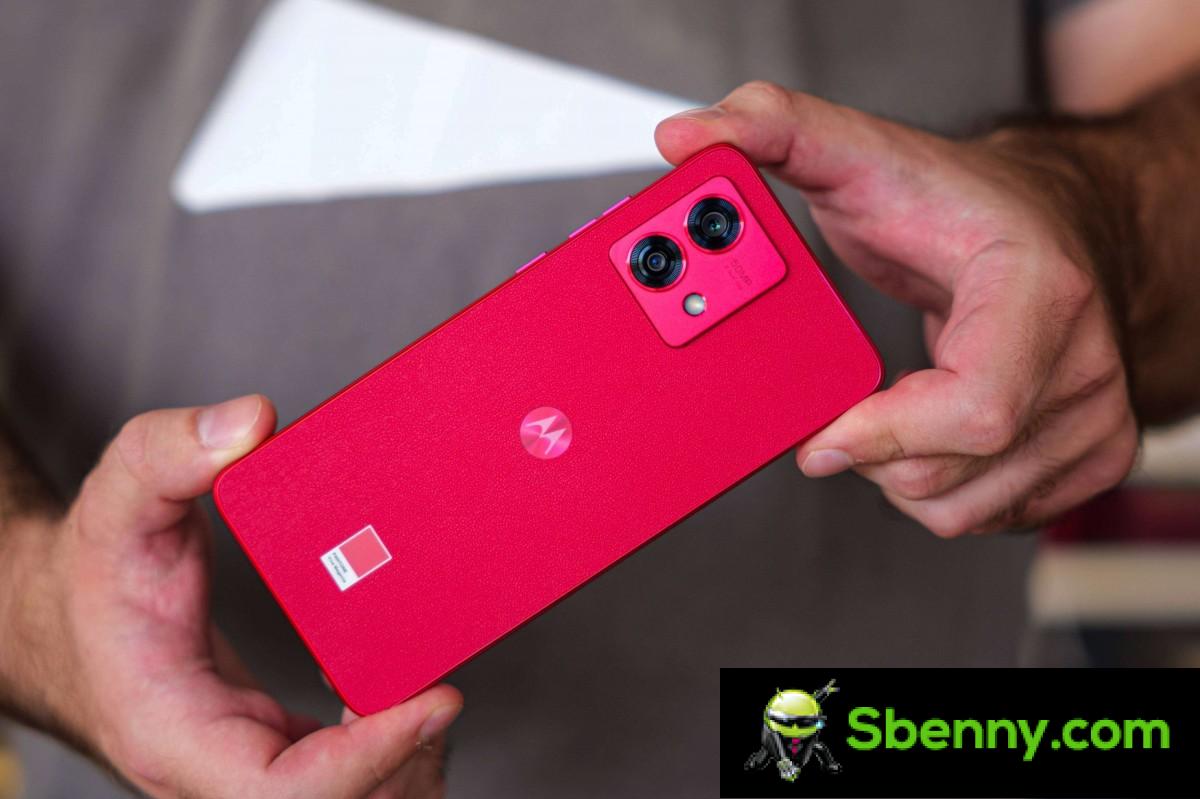Motorola Moto G84 awaiting review