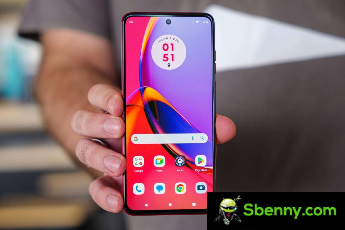 Motorola Moto G84 awaiting review
