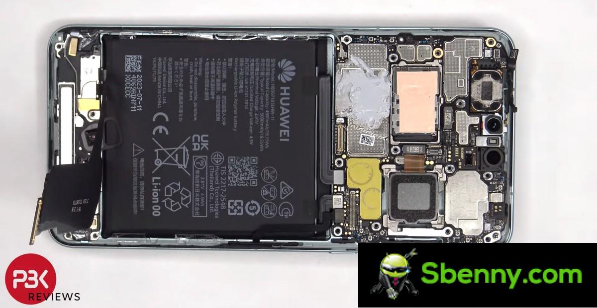 The teardown video shows Huawei Mate 60 Pro components that shouldn't be there