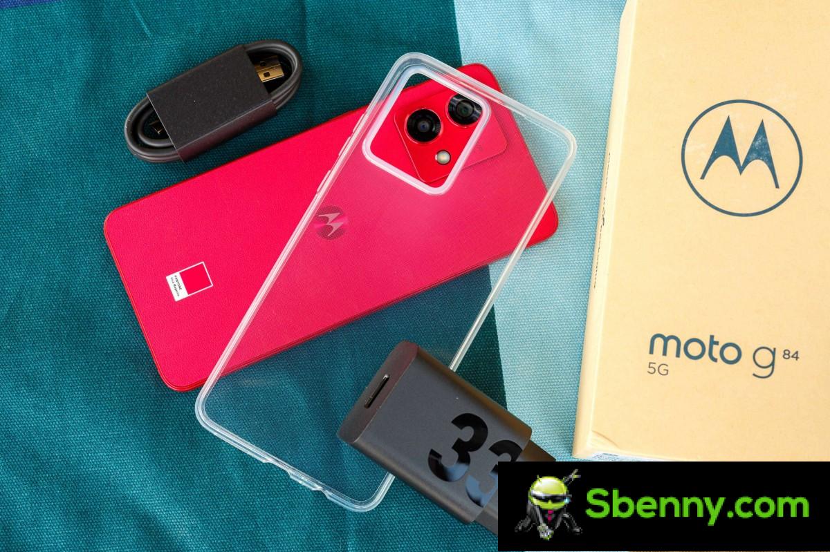 Motorola Moto G84 awaiting review