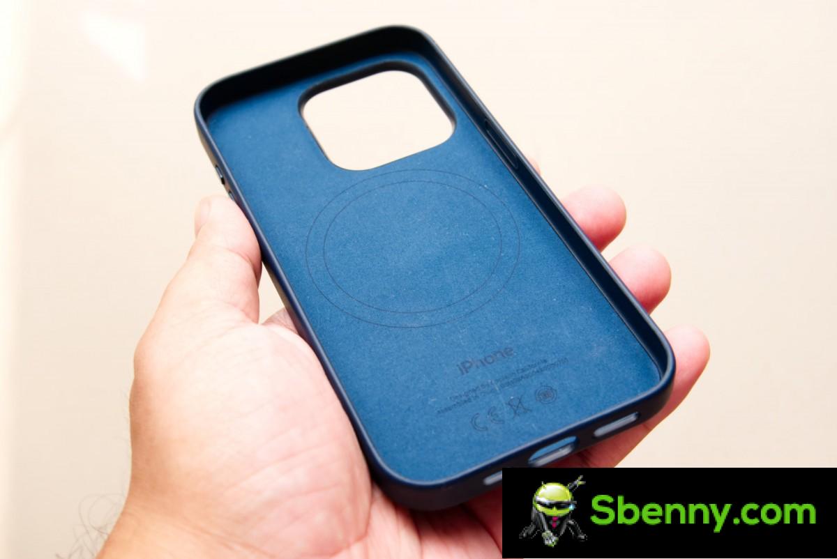 Hands-on with the Apple FineWoven case and wallet